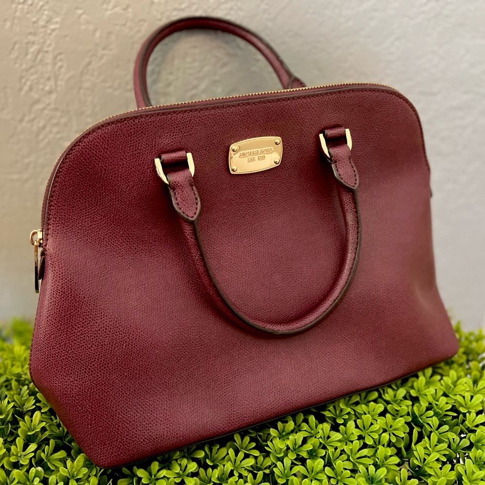 MK purse that just needs some TLC 💖